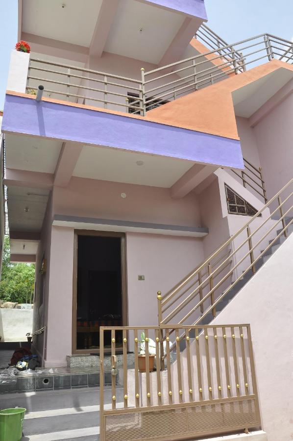 Classic Homestay Hampi Extérieur photo